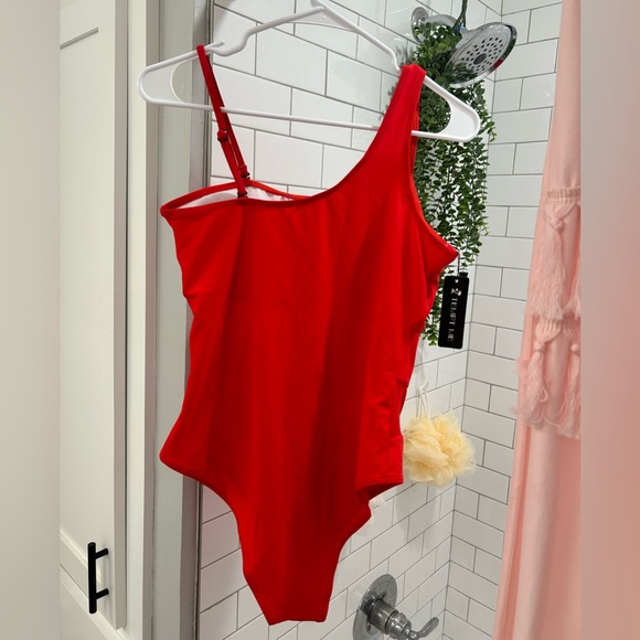 Gorgeous red mesh detail one shoulder adjustable removable strap one piece swim - Picture 3 of 4